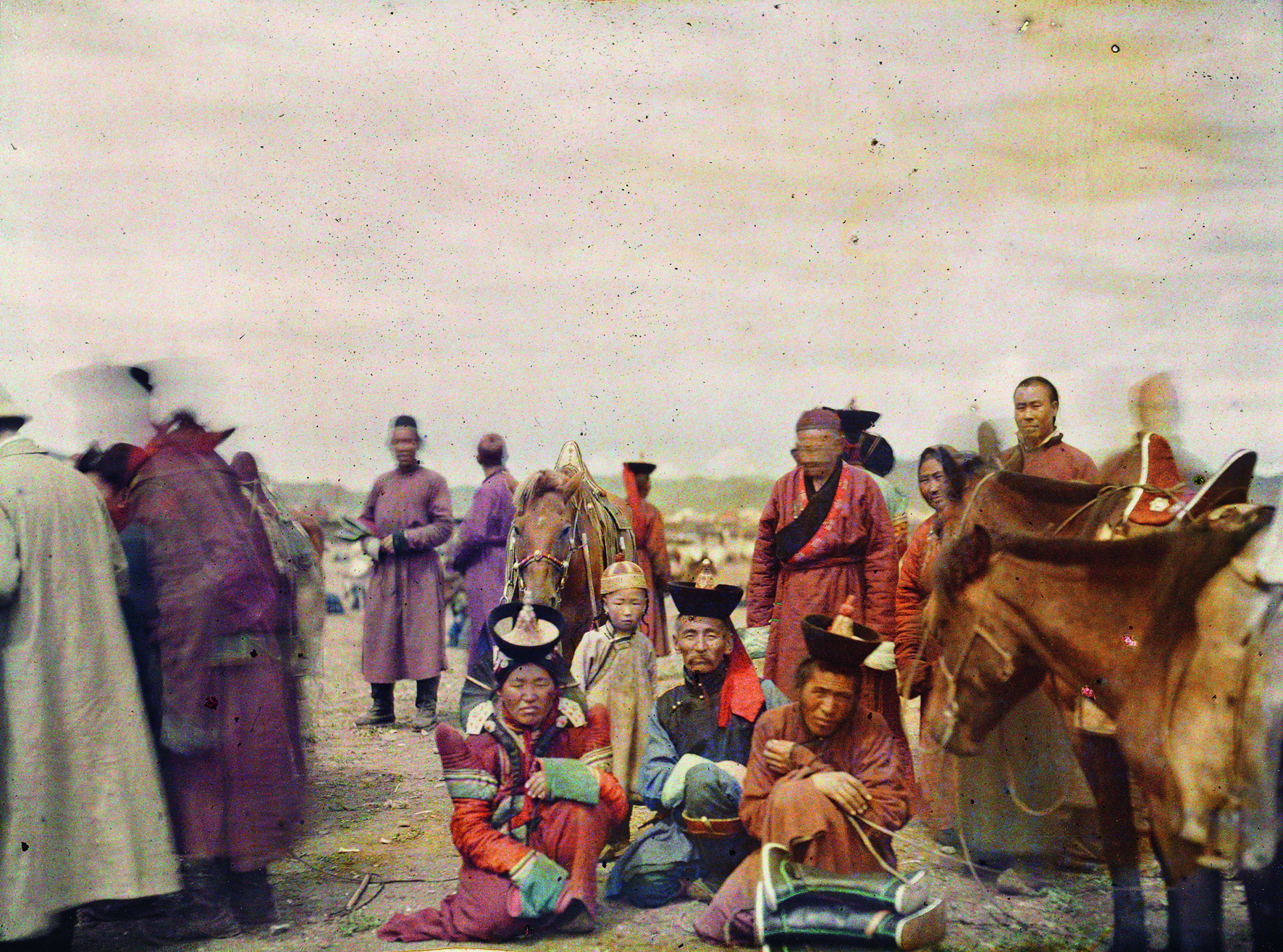 mongolei__ulaanbaatar._der_finanzminister_des_unabhaengigen_staats_mongolei_auf_dem_marktplatz__stephane_passet__22._juli_1913